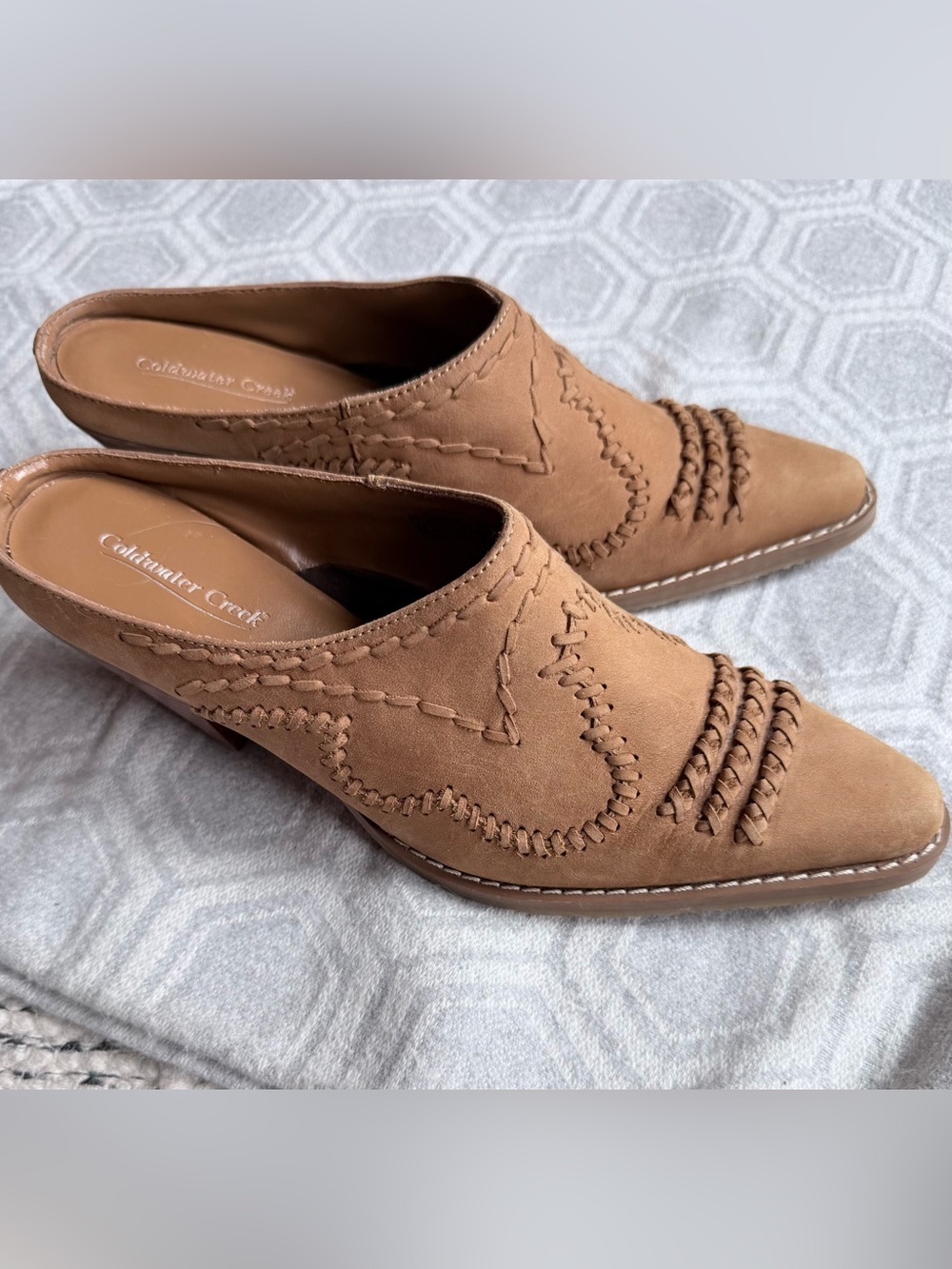 Coldwater Creek Bronco Mule 7.5M Camel Suede Western Whipstitch 2.5” Block Heel